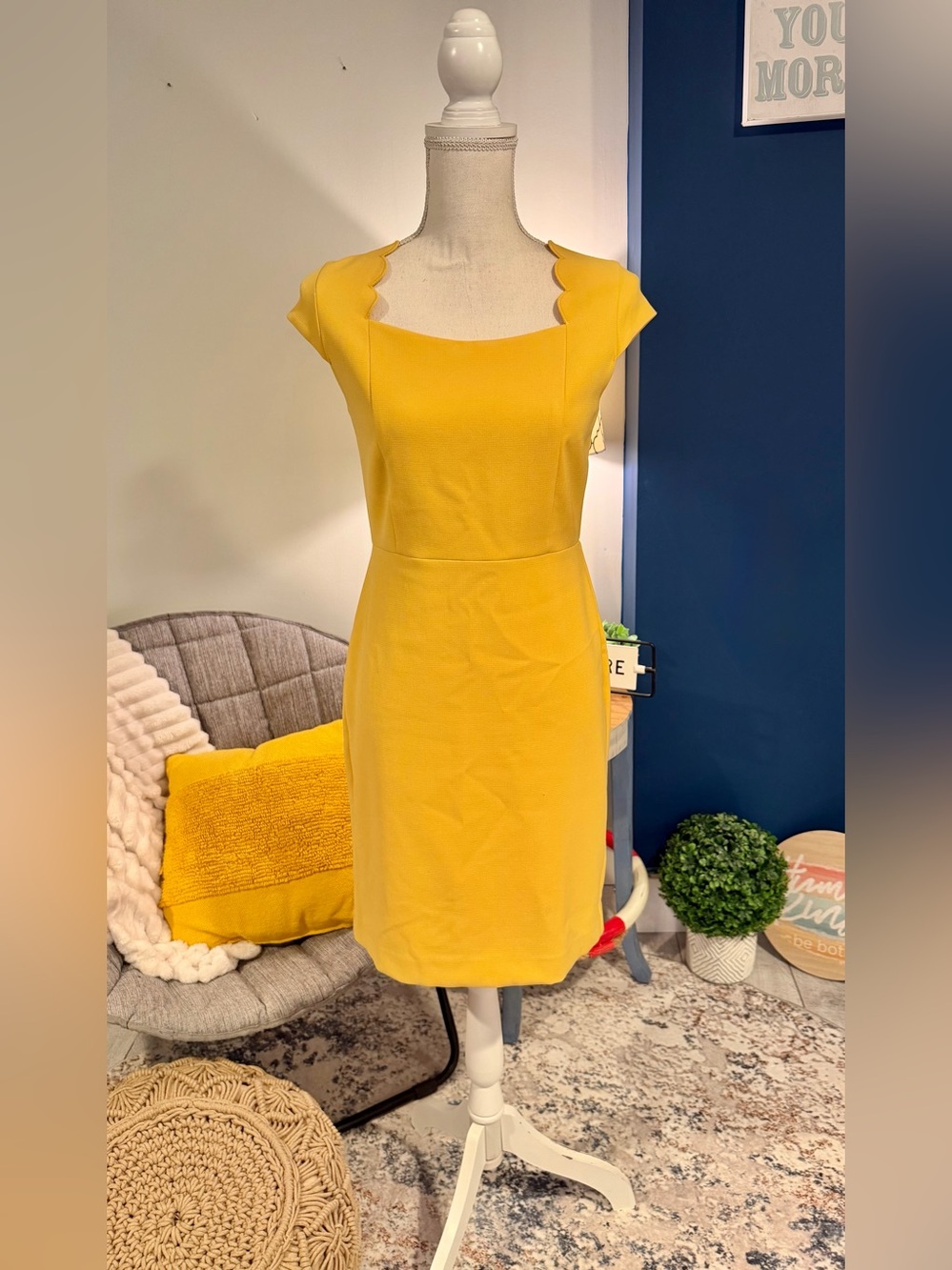 Ann Taylor Petite Yellow Scallop Sheath Dress 4P